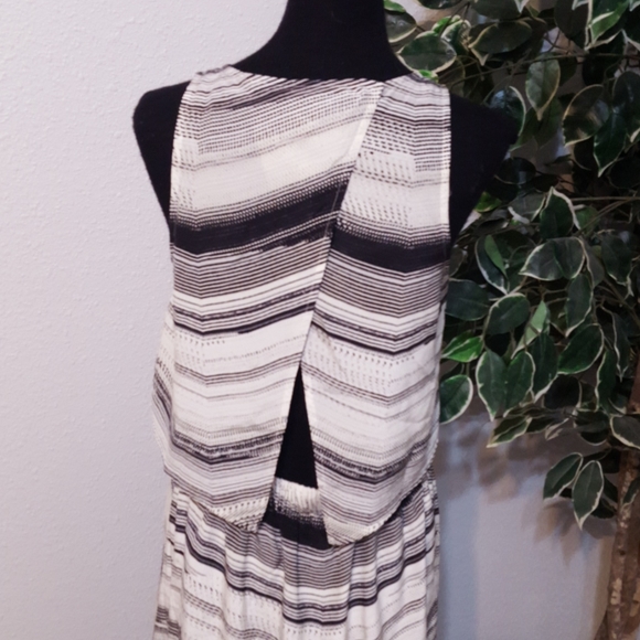 CLUB MONACO* BLACK AND WHITE MAXI - Picture 6 of 9